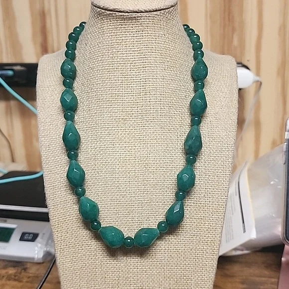 Teardrops of Jealousy 18-inch Emerald Green Necklace Artisan Aprilsplace - Picture 2 of 12